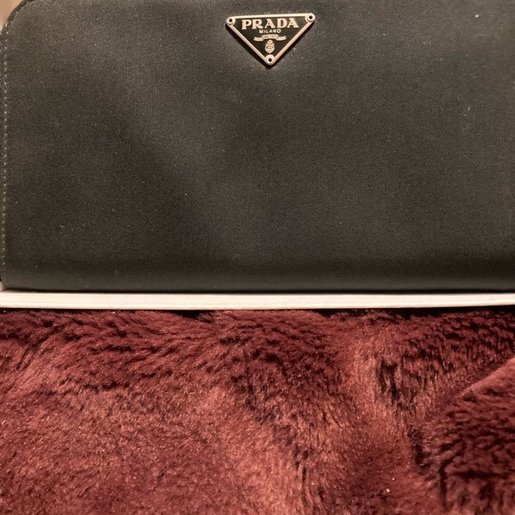 Prada Authenic Saffiano Wallet - Picture 7 of 8